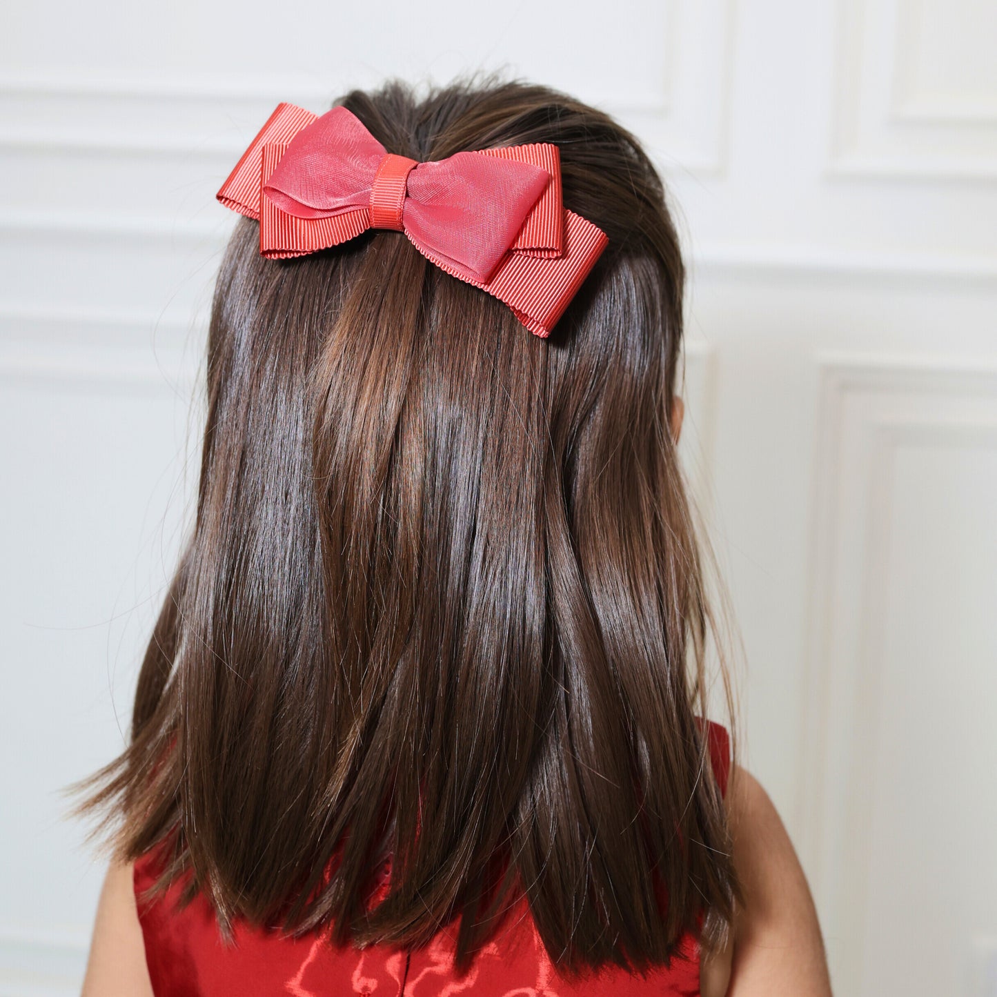 Tesral's handmade amber grosgrain hair bow – elegant accessory for kids