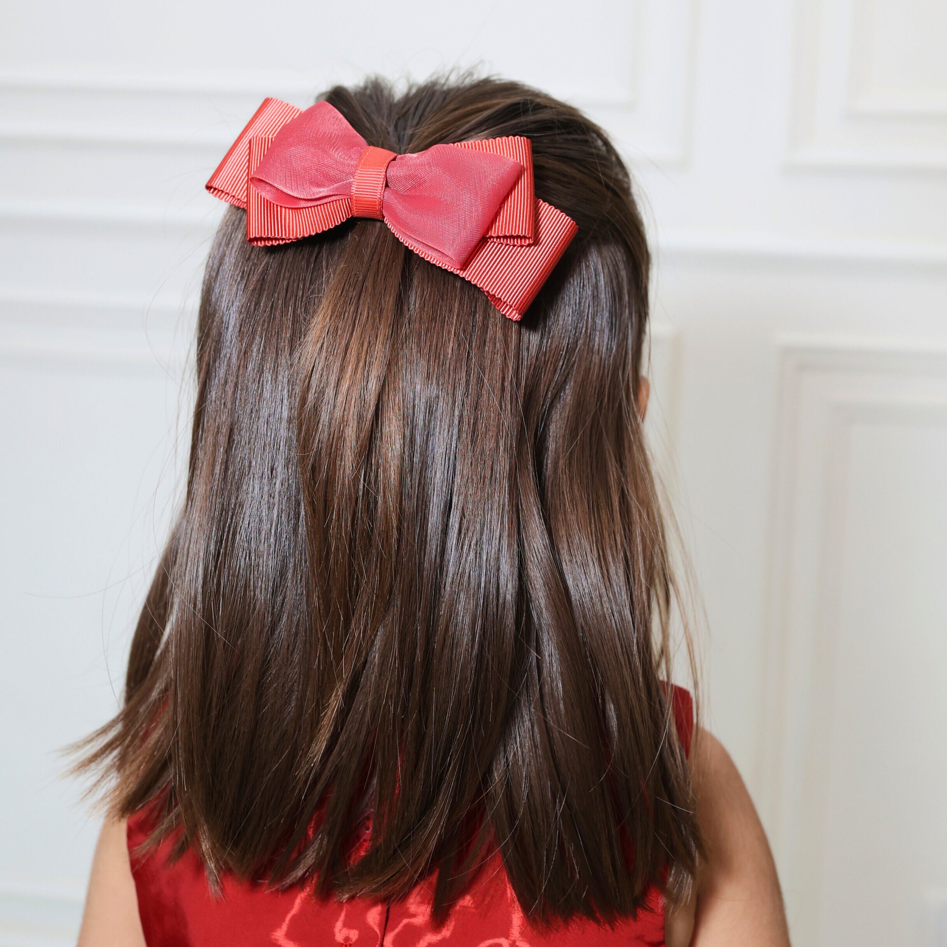 Tesral's handmade amber grosgrain hair bow – elegant accessory for kids