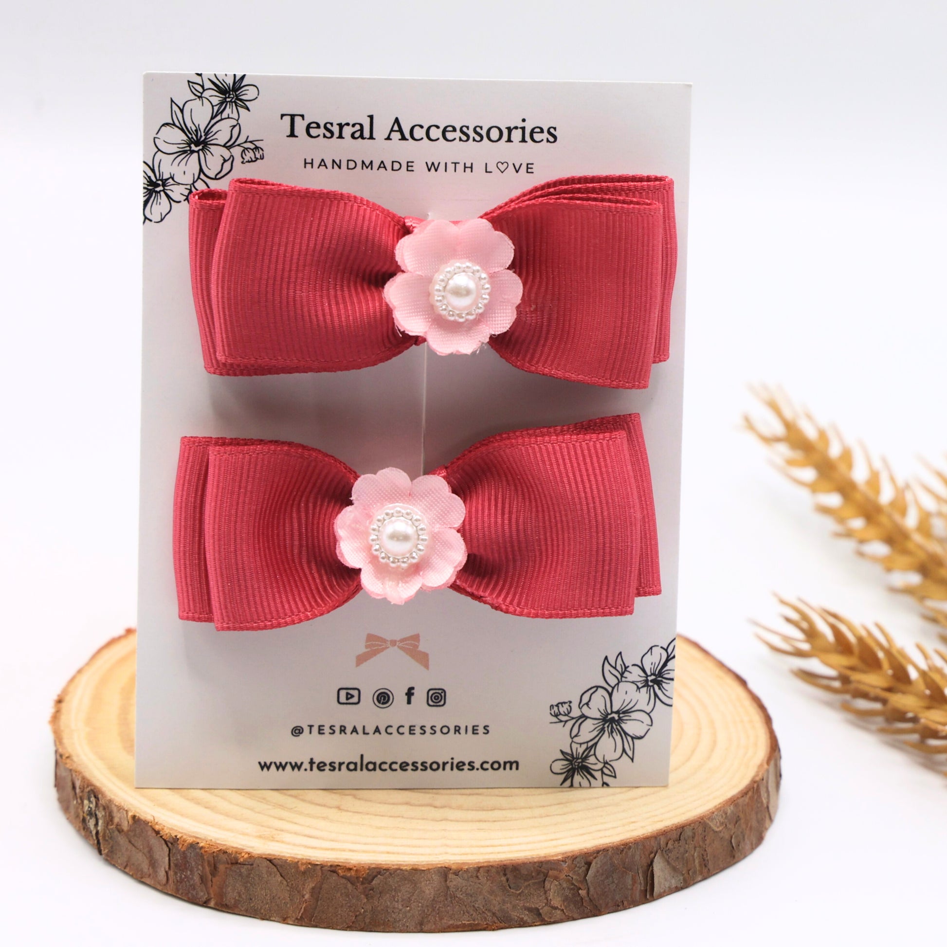 Tesral Pearly Pink Hair Bow set for kids, delicate colonial pink grosgrain ribbon with dainty floral center, set on 4.5 cm alligator clips.
